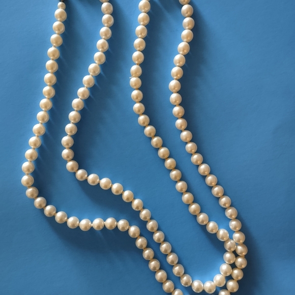 60" Vintage Imitation Pearl Necklace - Picture 10 of 11